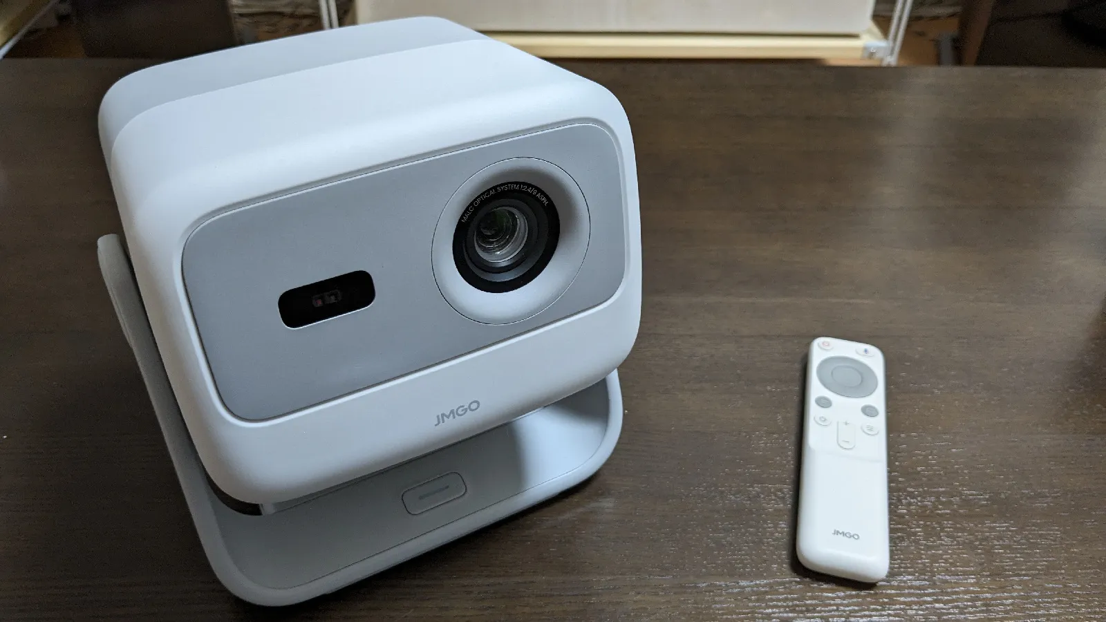 JMGO N1 とリモコン